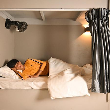 Bed & Bread Dormitory Bharuch Exterior foto